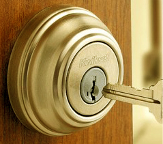 key-going-into-a-kwikset-lock